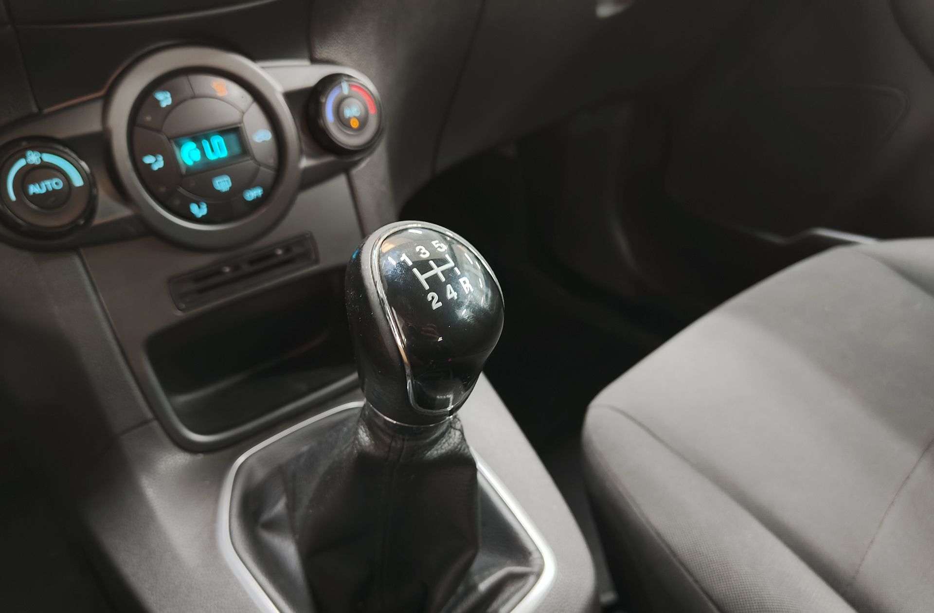 Ford Fiesta 1.0 EcoBoost Trend - foto 5