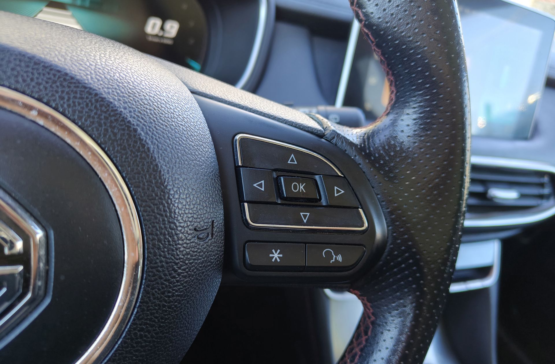 MG HS 1.5 Turbo GDI Luxury DCT - foto 30