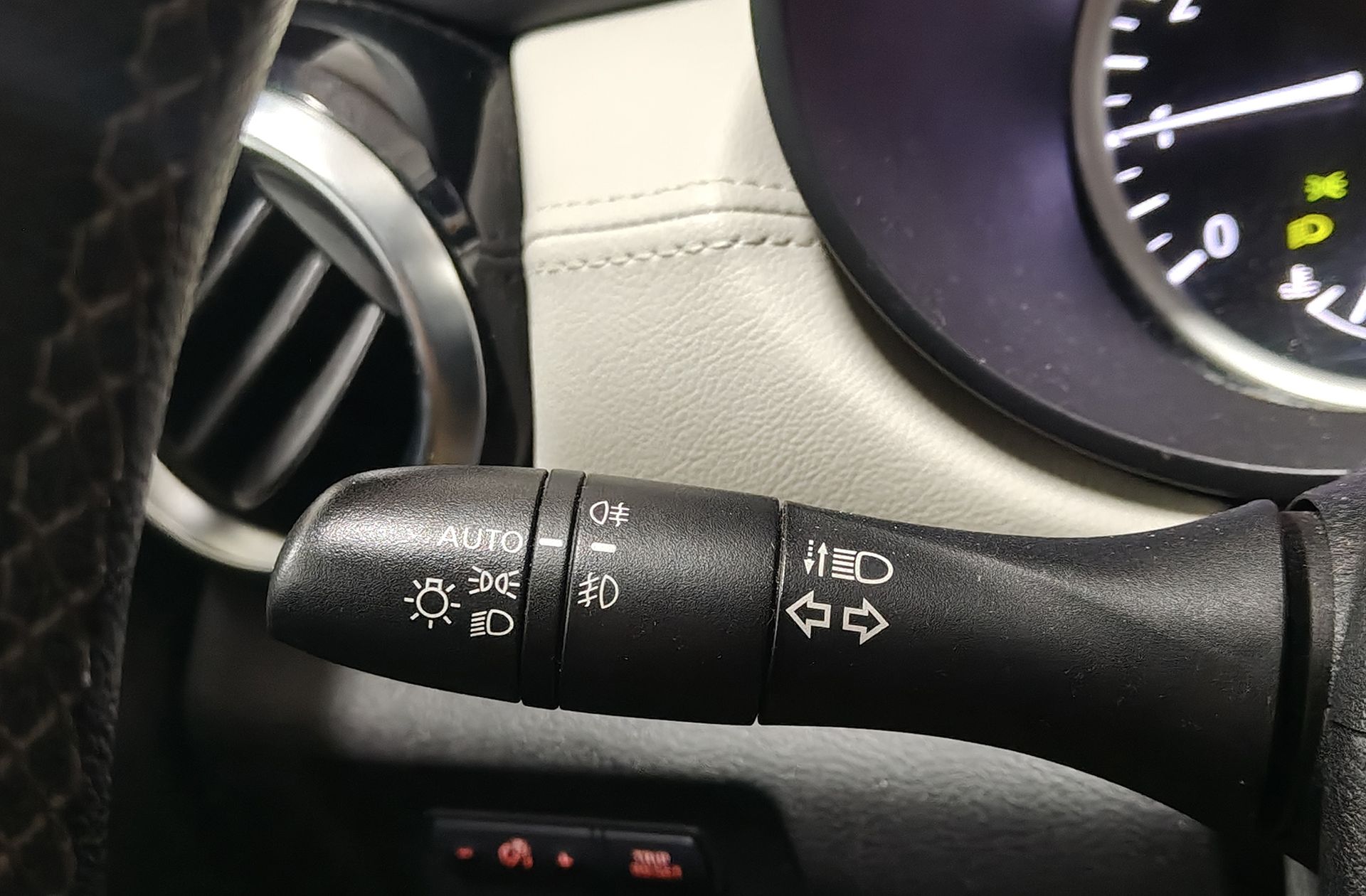 Nissan Micra IG-T N-Connecta CVT - foto 21