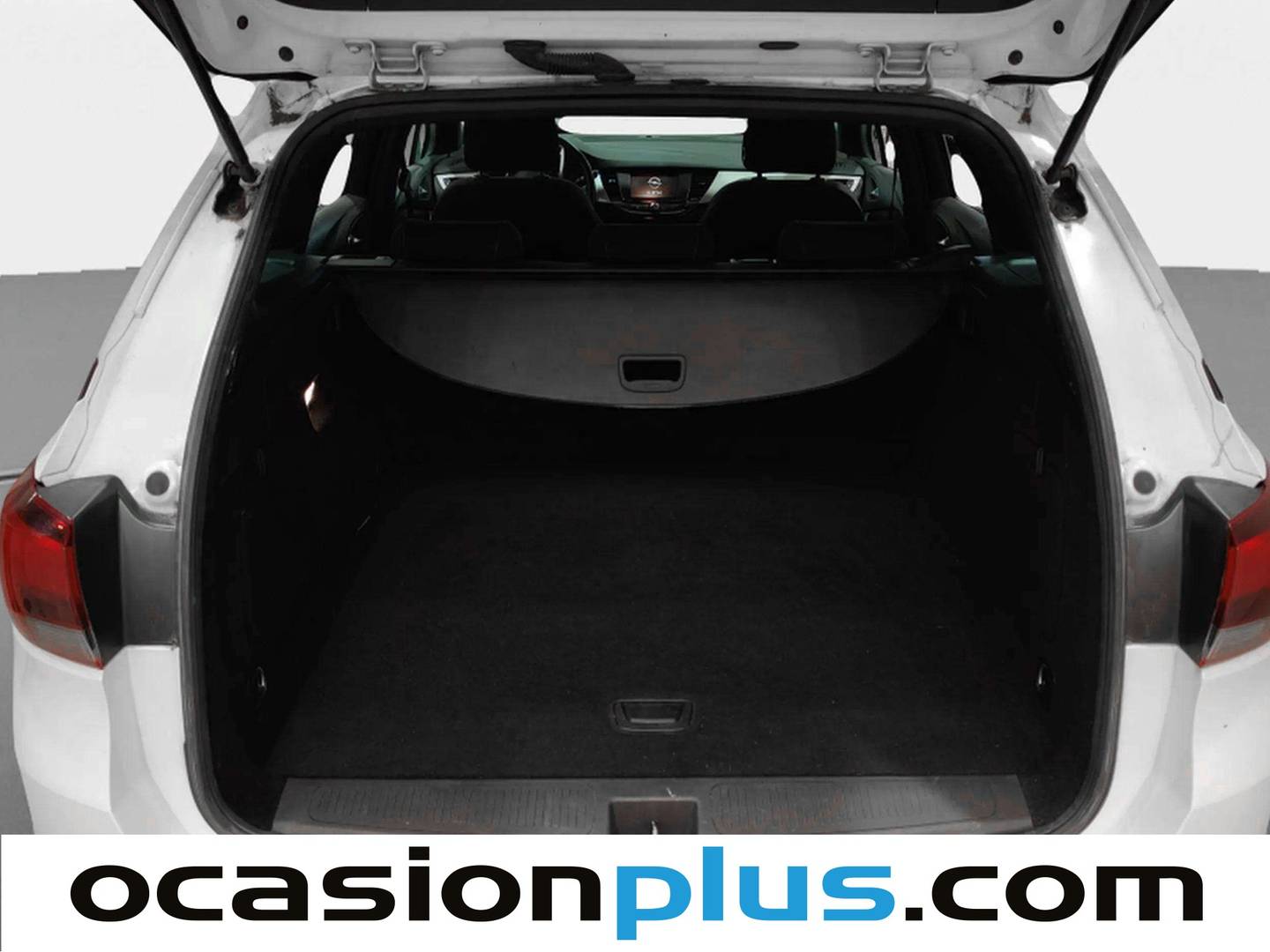 Fotos maletero Opel Astra Opel Astra Sports Tourer 1.4 Turbo SHT Elegance CVT (145 CV)