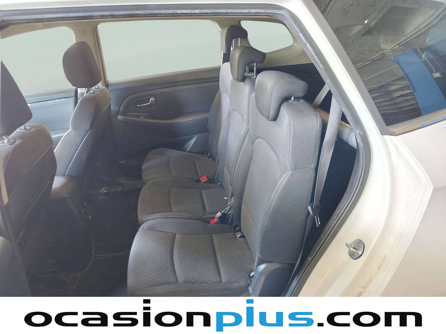 Foto asientos traseros KIA Carens KIA Carens 1.7 CRDi VGT Eco-Dynam x-Tech (115 CV)