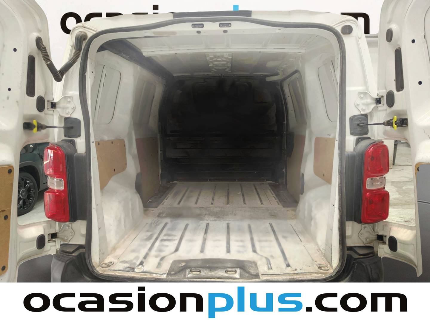 Foto asientos traseros Peugeot Expert Peugeot Expert Furgon BlueHDi 120 S&S Pro Standard (120 CV)