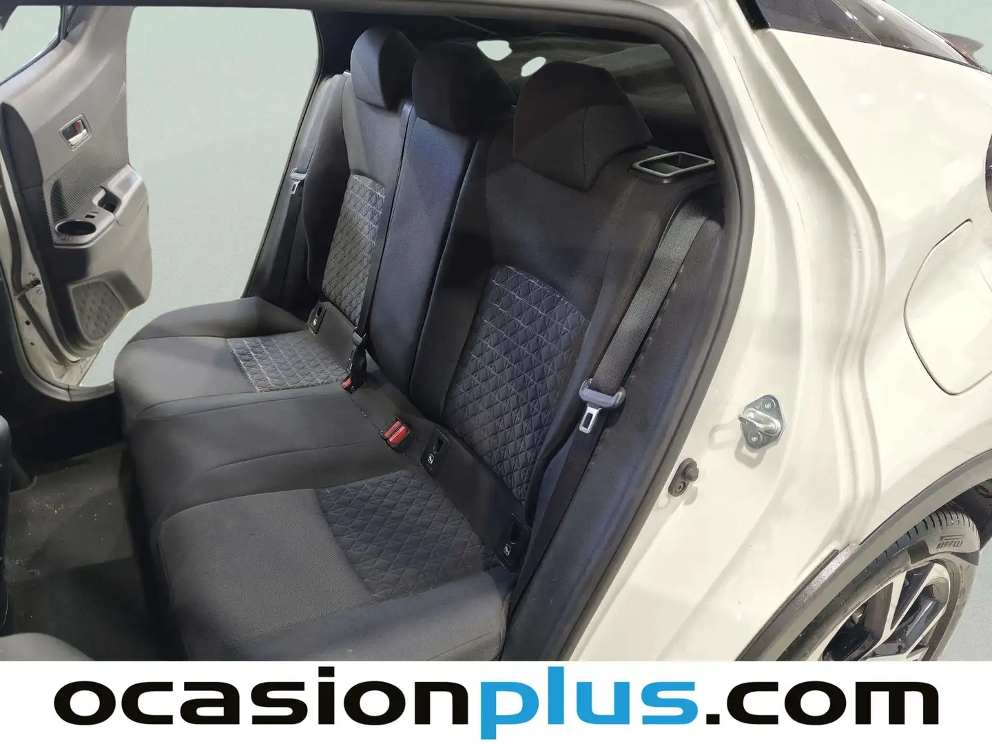 Foto Toyota C-HR Toyota C-HR 1.8 125H Advance  (122 CV)