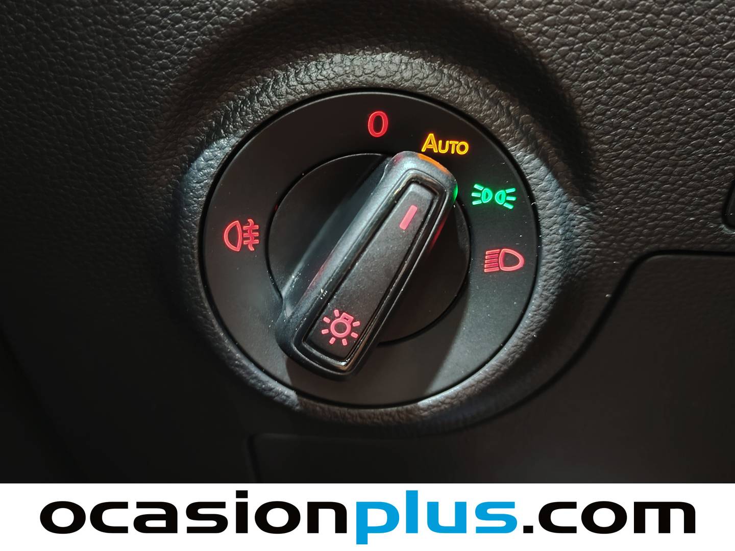 Extras y acabados del Seat Ibiza Seat Ibiza 1.0 MPI S&S Reference Plus (80 CV)