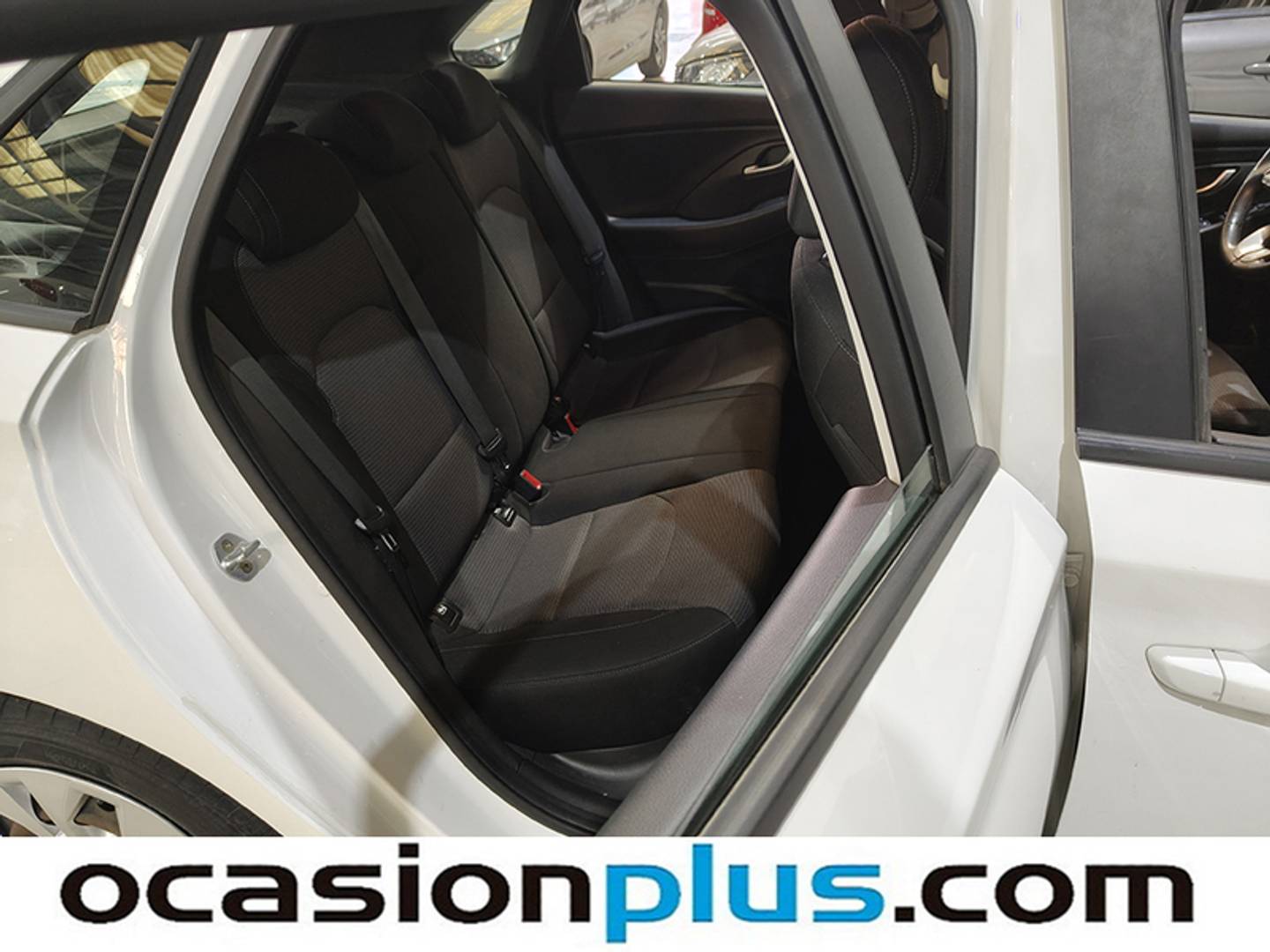 Foto Hyundai i30 Hyundai i30 1.4 MPI Essence (100 CV)