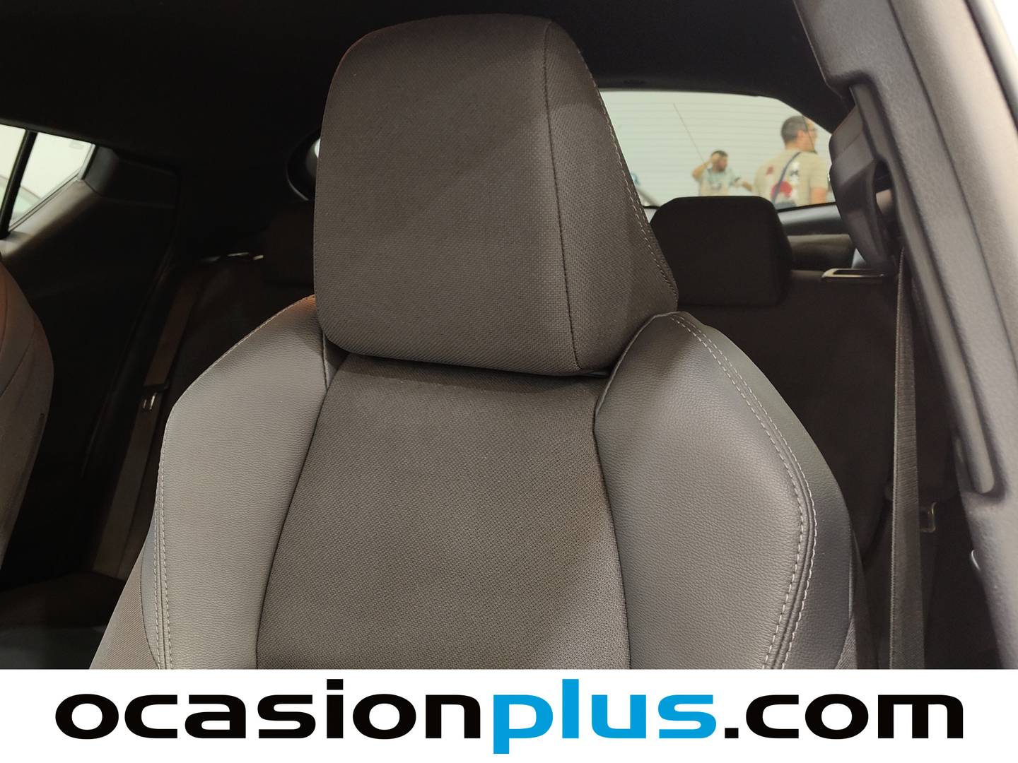 Extras y acabados del Toyota C-HR Toyota C-HR 1.8 125H Advance (122 CV)