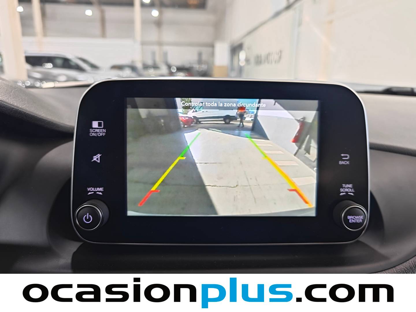 Extras y acabados del Fiat Tipo Fiat Tipo Sedan 1.3 Multijet Lounge (95 CV)