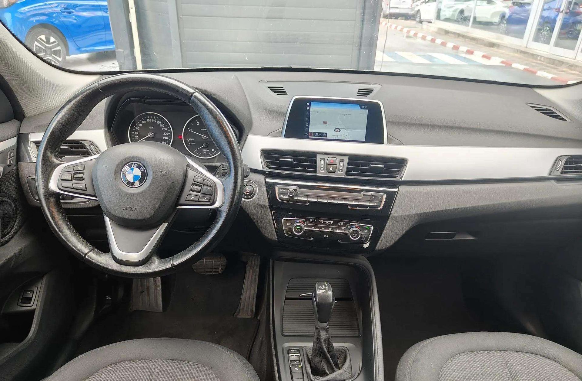 BMW X1 sDrive18d Business - foto 6