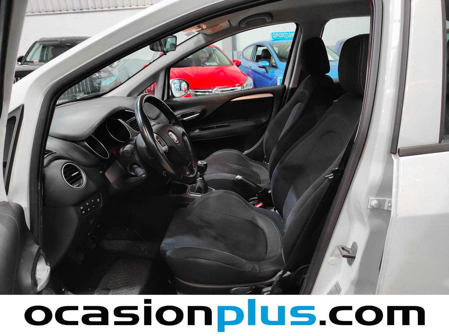 Foto asientos delanteros Fiat Punto Fiat Punto 1.4 S&S Easy (77 CV)