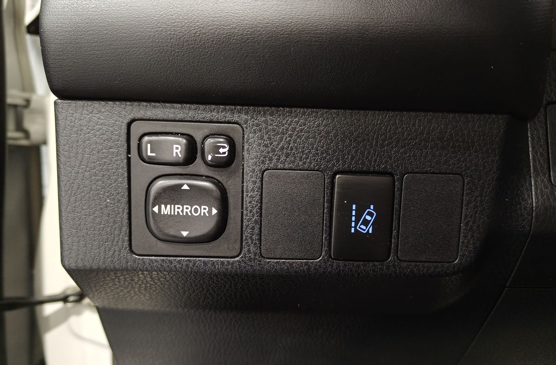 Toyota RAV4 2.5l hybrid Advance 2WD - foto 26