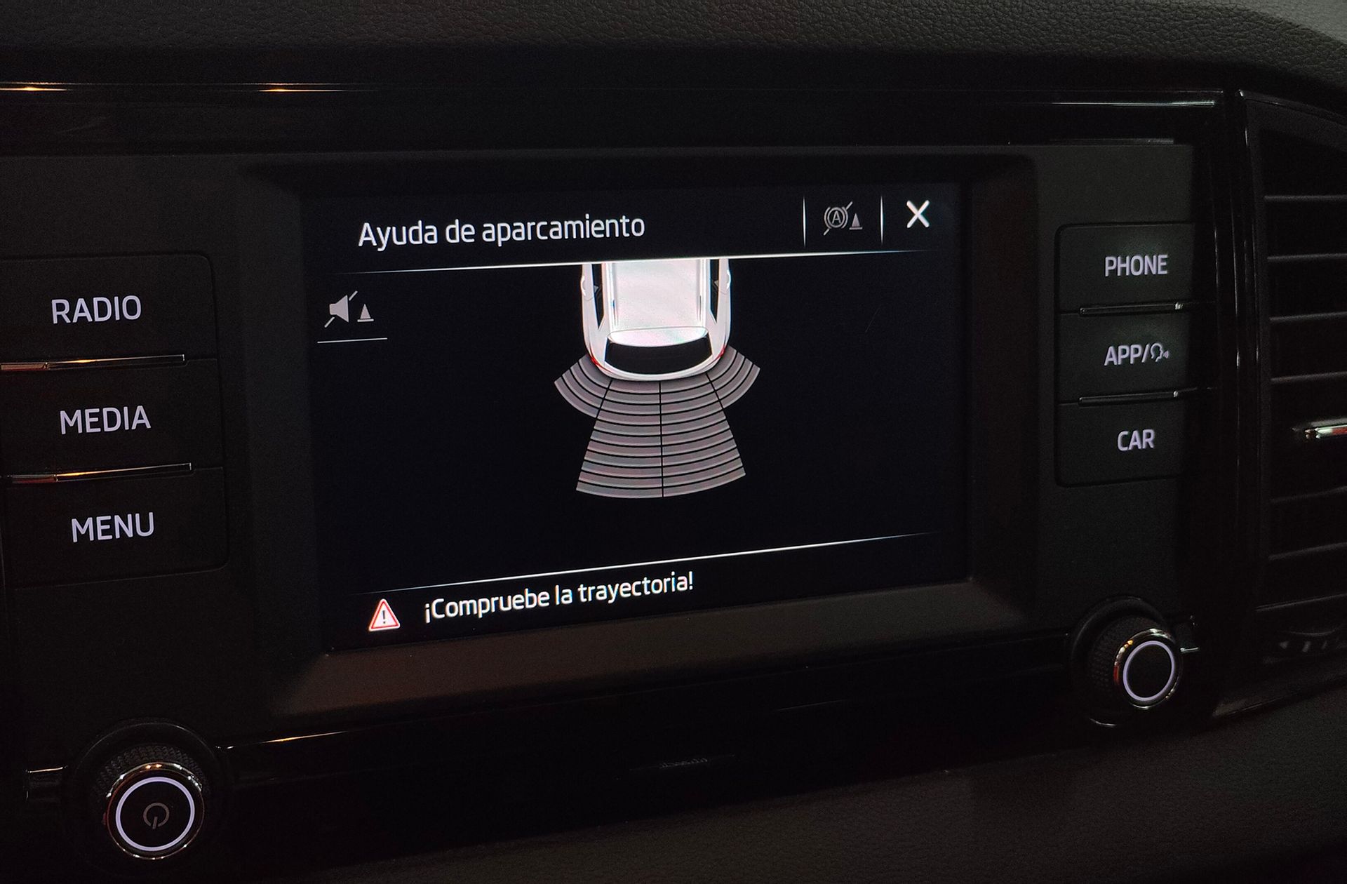 Škoda Karoq 1.0 TSI Active - foto 8