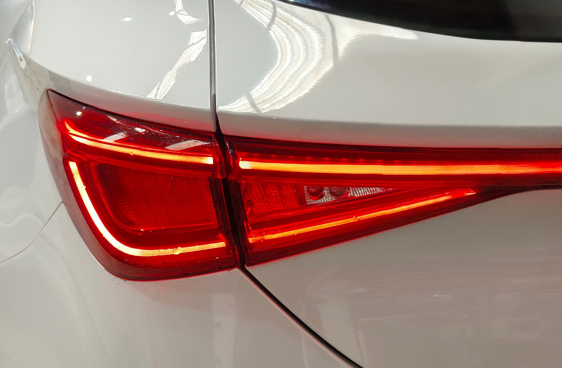 SEAT León 1.0 eTSI FR 25 Aniversario DSG - foto 18