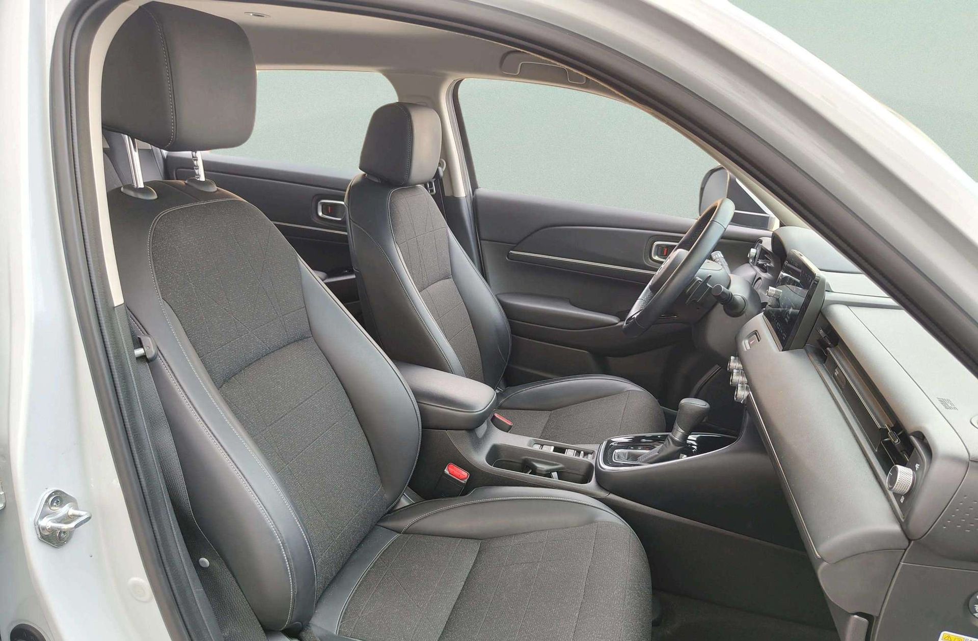 Honda HR-V 1.5 i-MMD Advance 4x2 - foto 22
