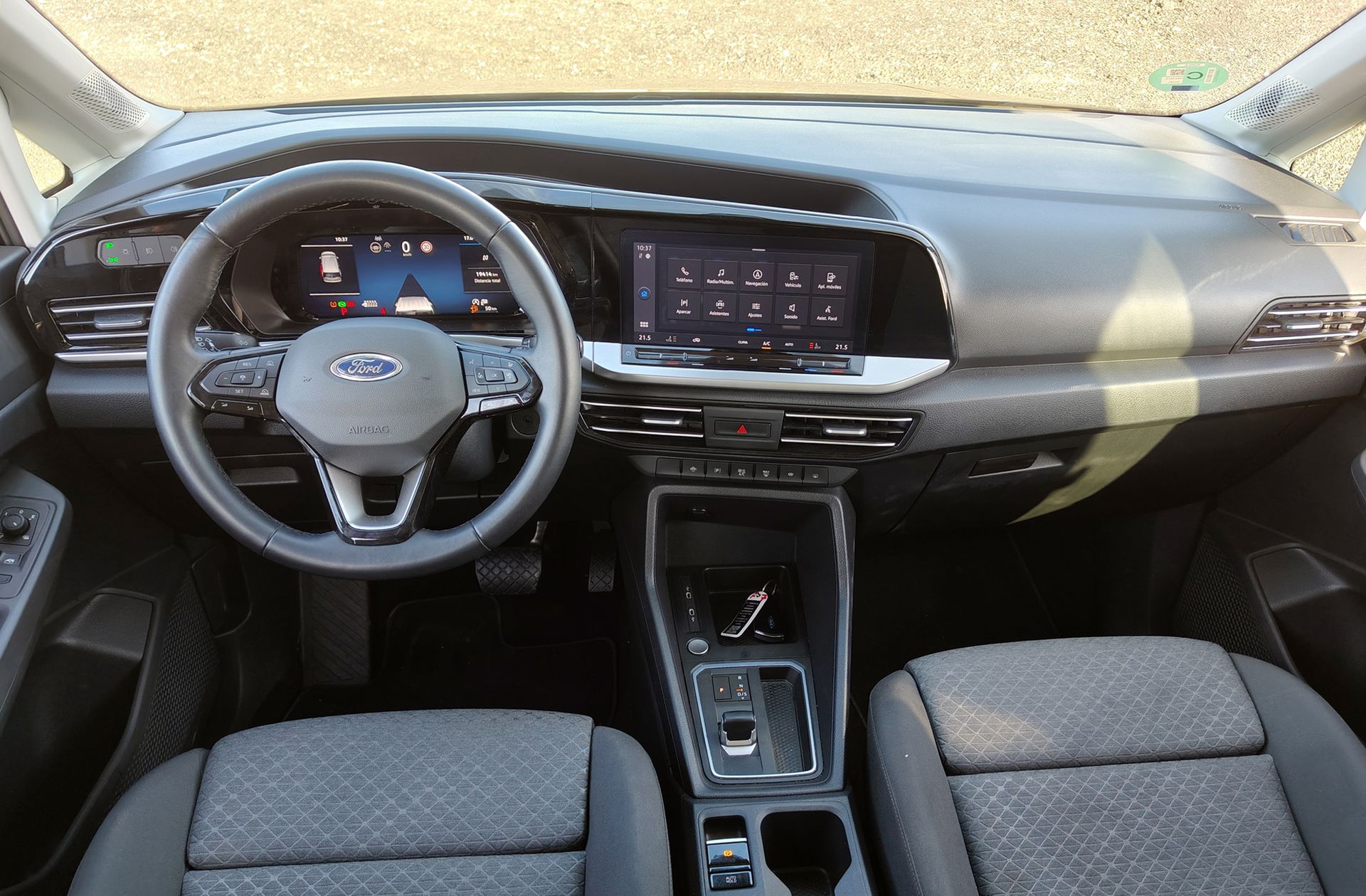 Ford Grand Tourneo Connect 2.0 EcoBlue Titanium - foto 6