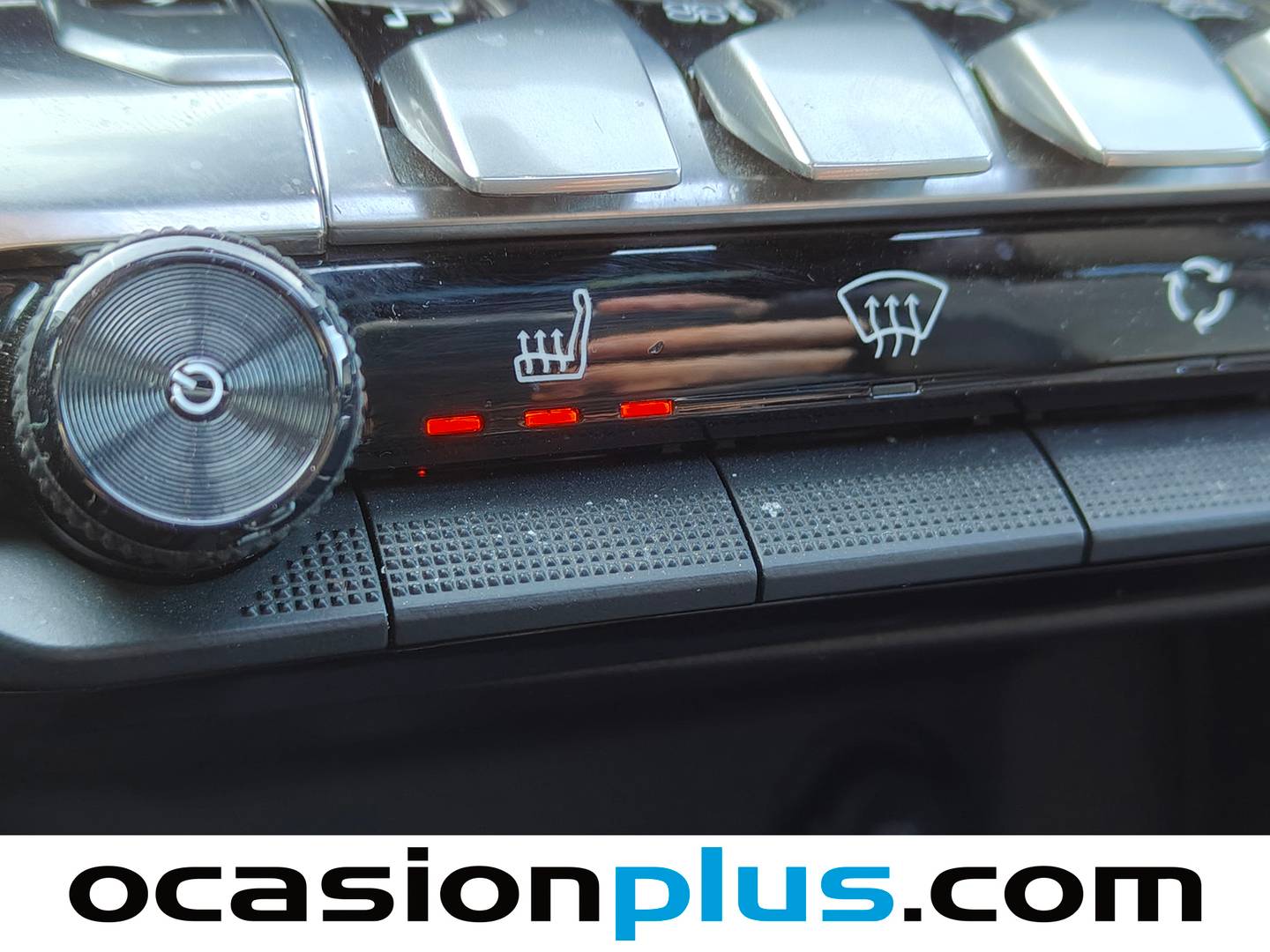 Equipamiento del Peugeot 3008 Hybrid Peugeot 3008 Hybrid 300 GT e-EAT8 (300 CV)