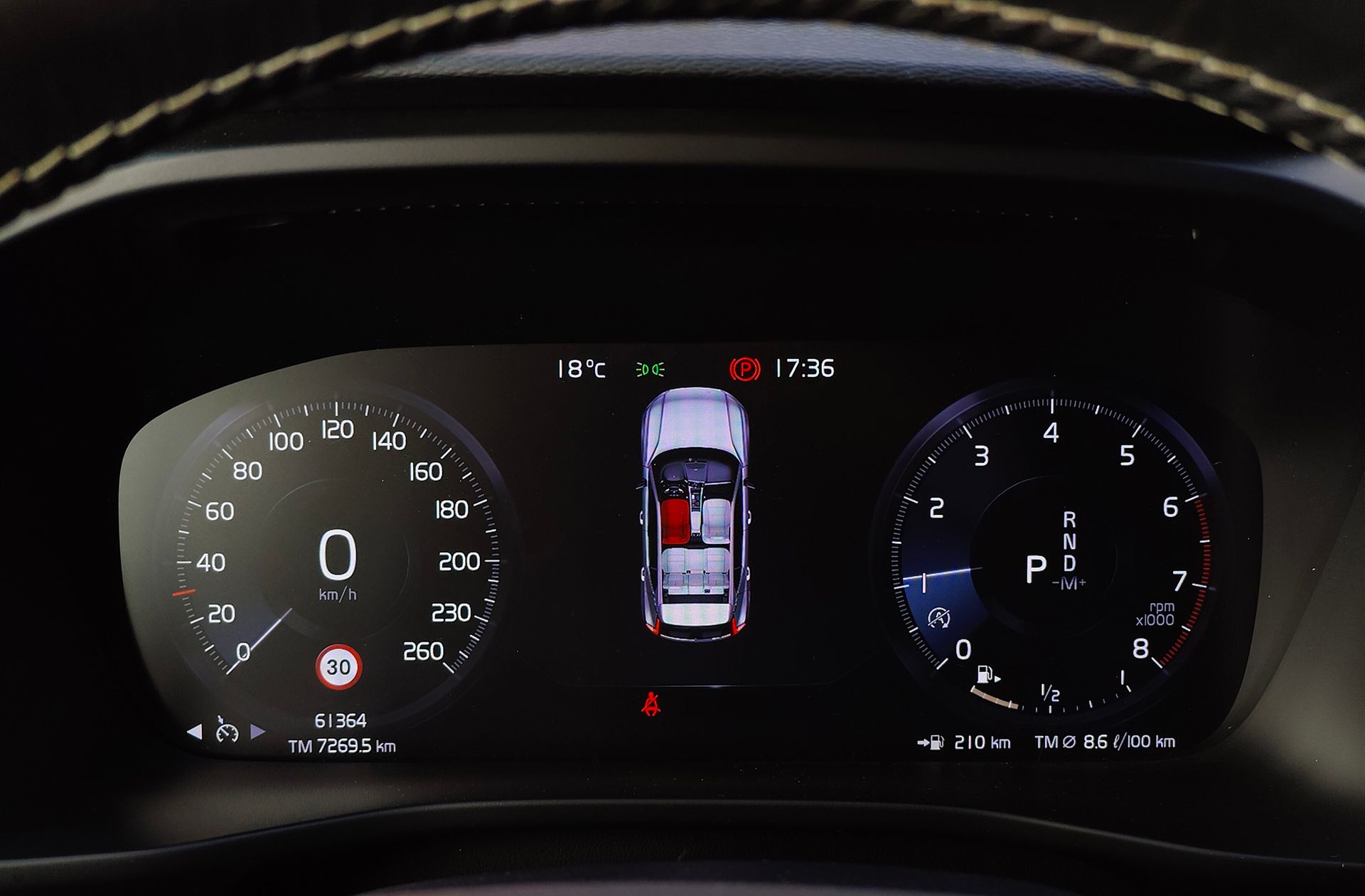 Volvo XC40 T3 R-Design - foto 29