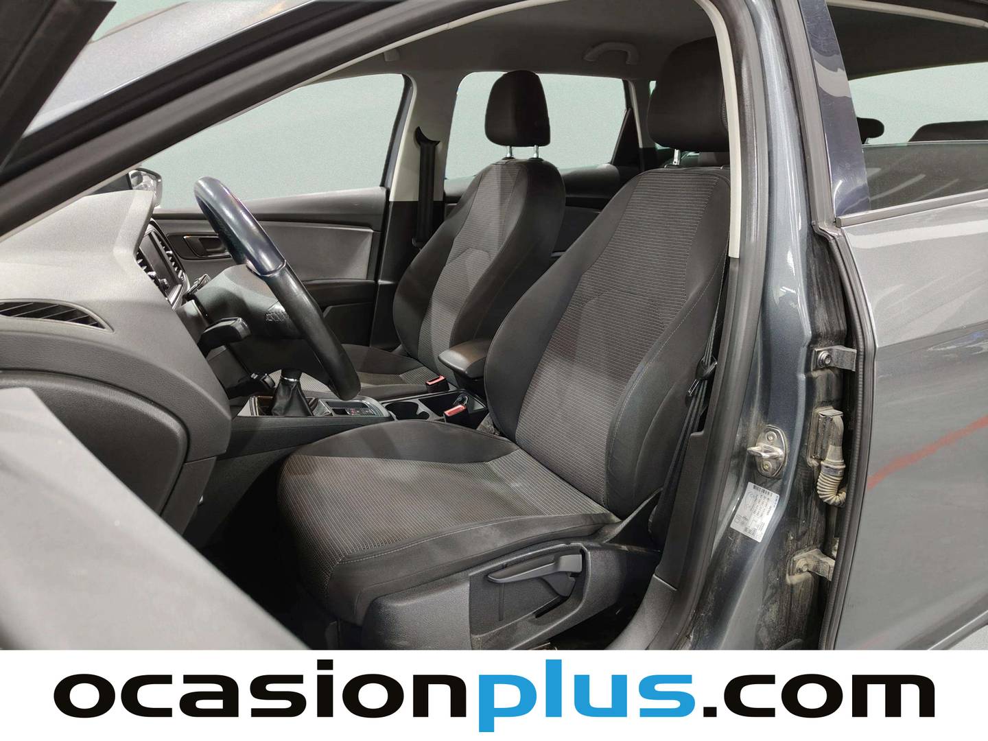 Foto asientos delanteros Seat León SEAT León ST 1.6 TDI S&S Style Advanced Nav (115 CV)