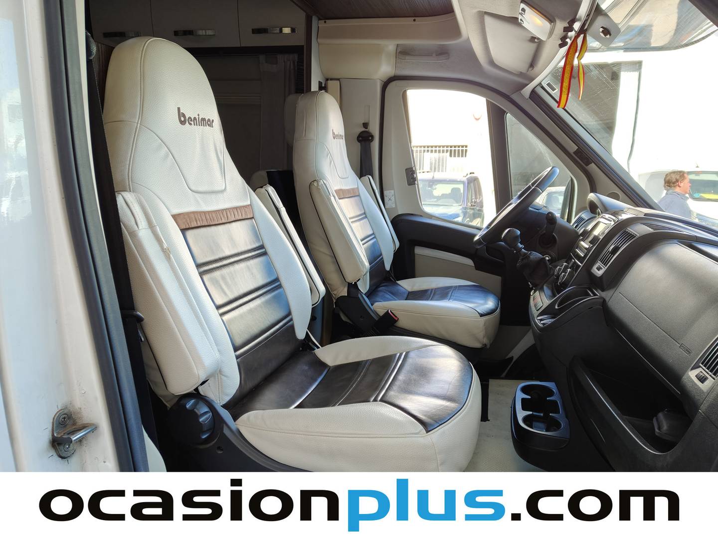 Foto asientos traseros Benimar Sport 323 Benimar Sport 323 Design (150 CV) 7 Plazas