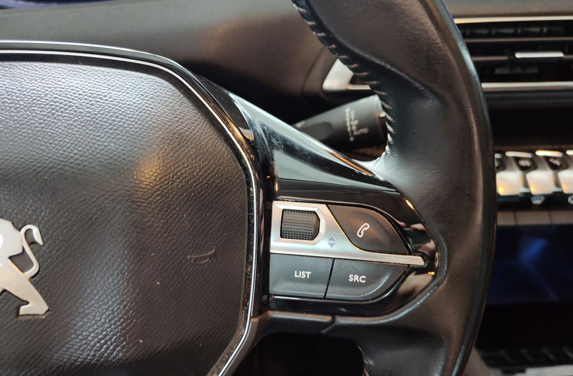 Peugeot 3008 PureTech 130 Active Pack - foto 23