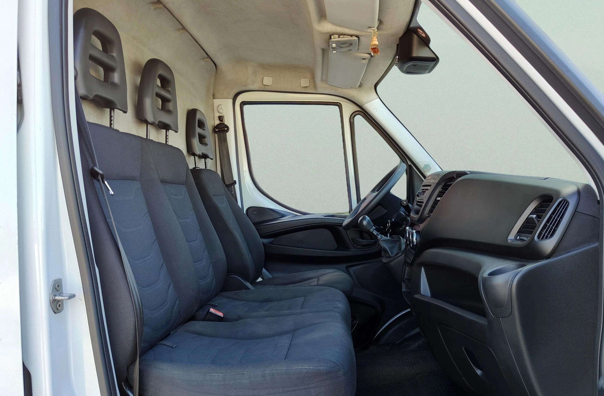 Iveco Daily Furgon 35 S 12 V 3520L/H2 - foto 13
