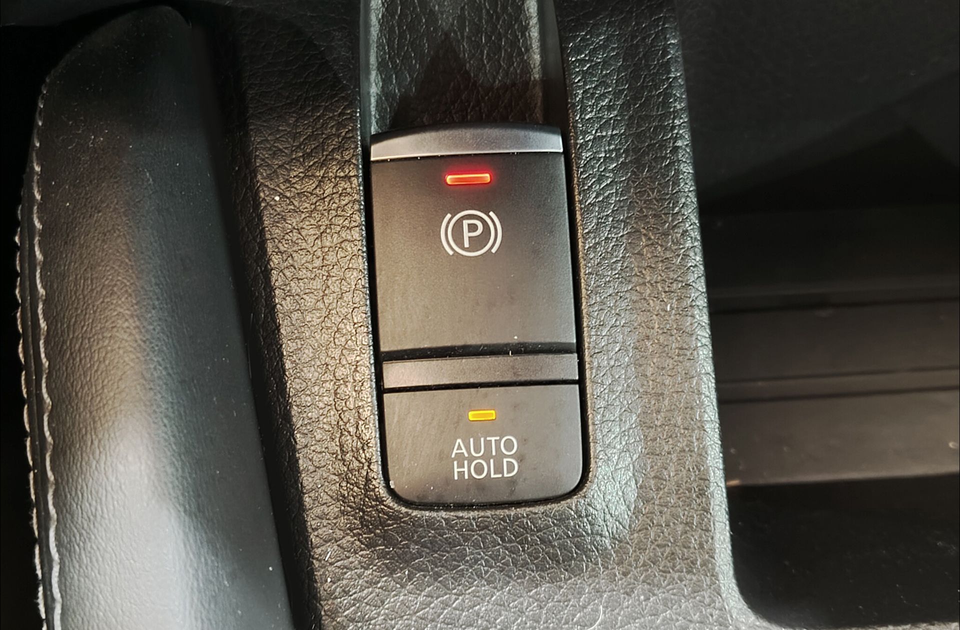 Nissan Qashqai dCi 150 Tekna+ - foto 38
