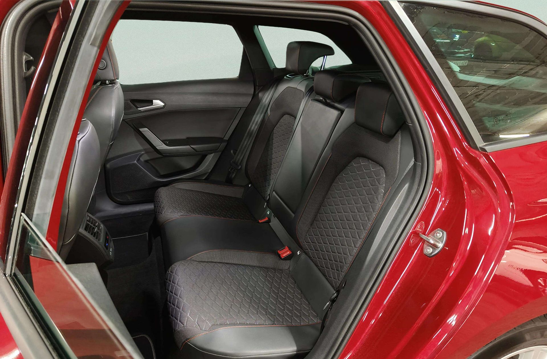 SEAT León ST 1.5 eTSI FR DSG - foto 13