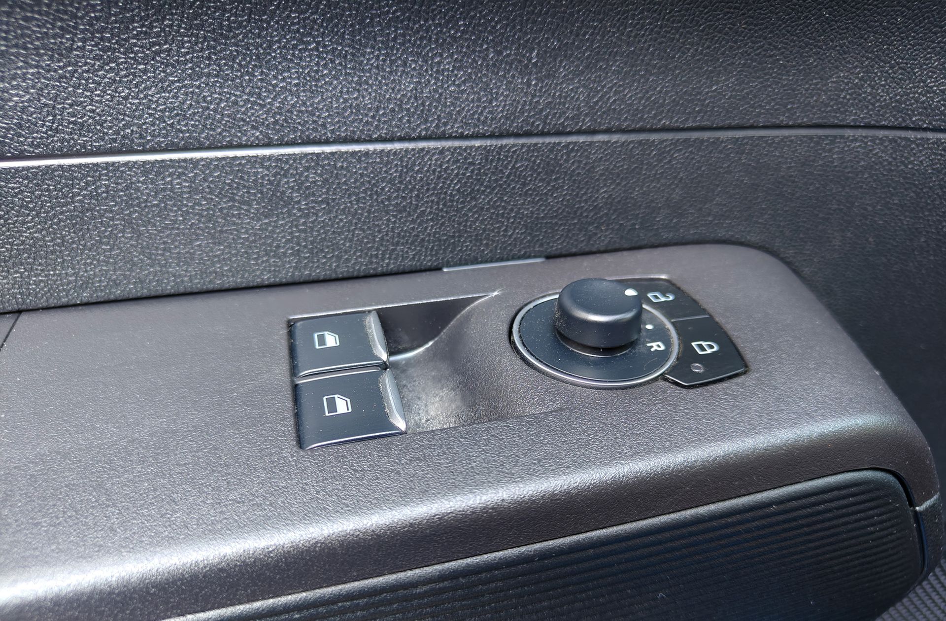 Ford Tourneo Courier 1.0 EcoBoost Trend - foto 29