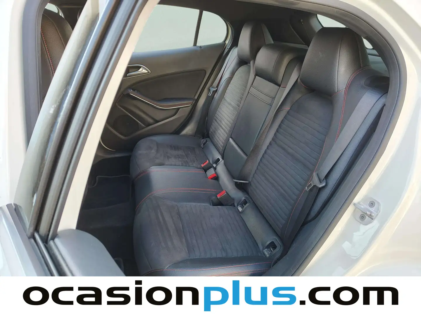 Foto Mercedes GLA Mercedes-Benz GLA 200 d AMG Line (136 CV)