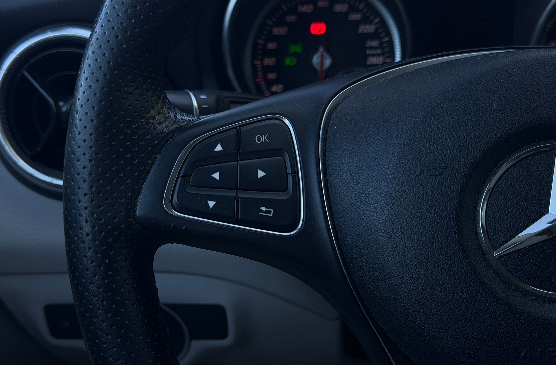 Mercedes-Benz CLA Shooting Brake 180 - foto 27