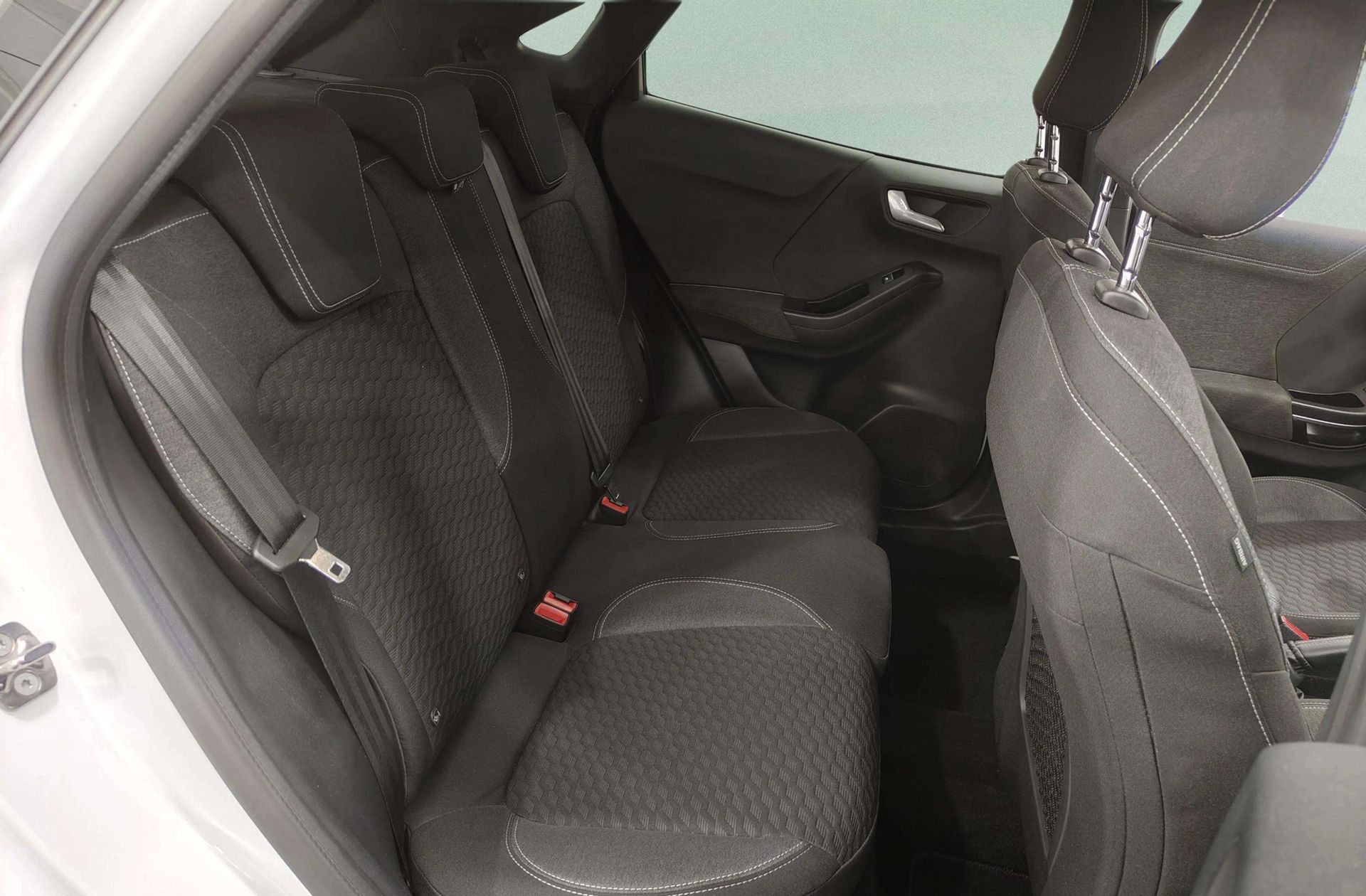 Ford Puma 1.0 EcoBoost MHEV Titanium Design - foto 18