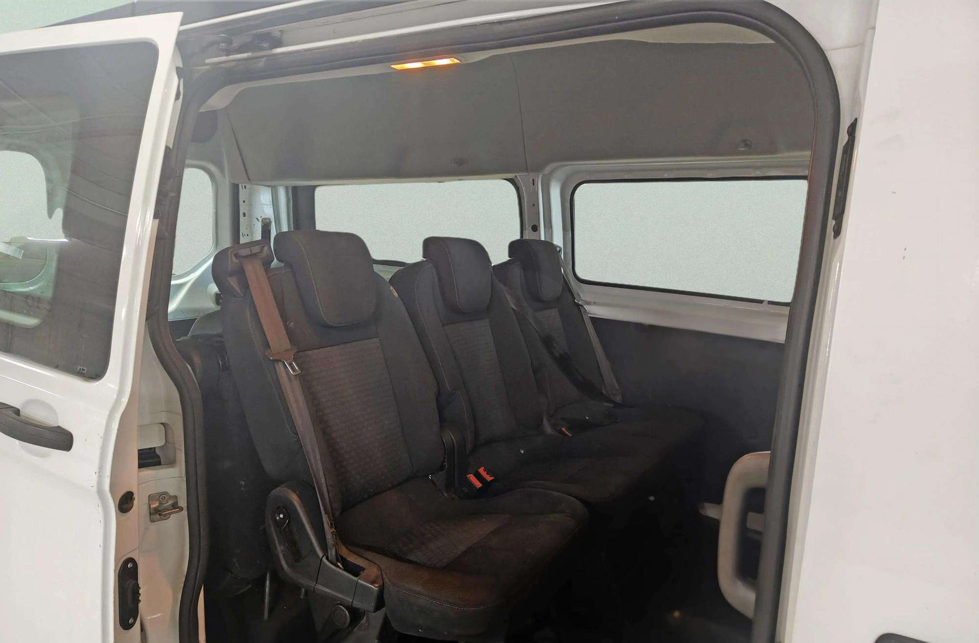 Ford Transit Custom Kombi 2.0 TDCi 320 L2 Trend 6 plazas - foto 12