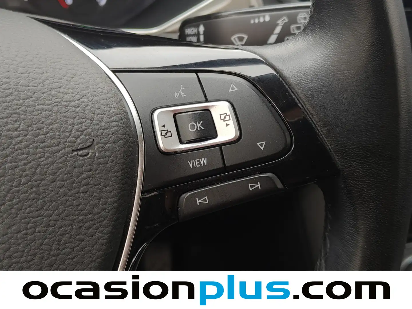 Foto Volkswagen T-Roc Volkswagen T-Roc Advance 2.0 TDI (150 CV) DSG