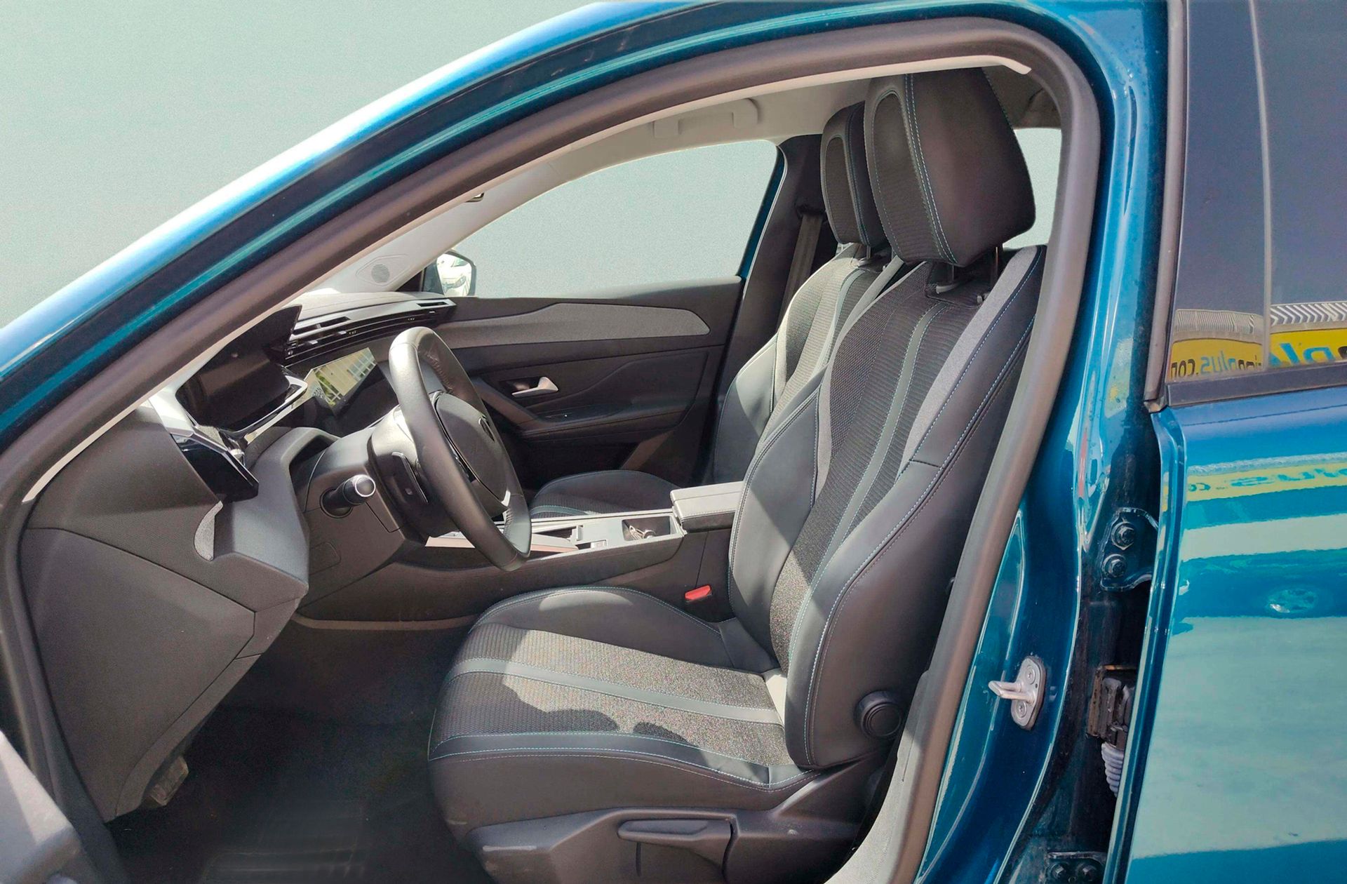 Peugeot 408 Allure Hybrid eDCS6 - foto 12