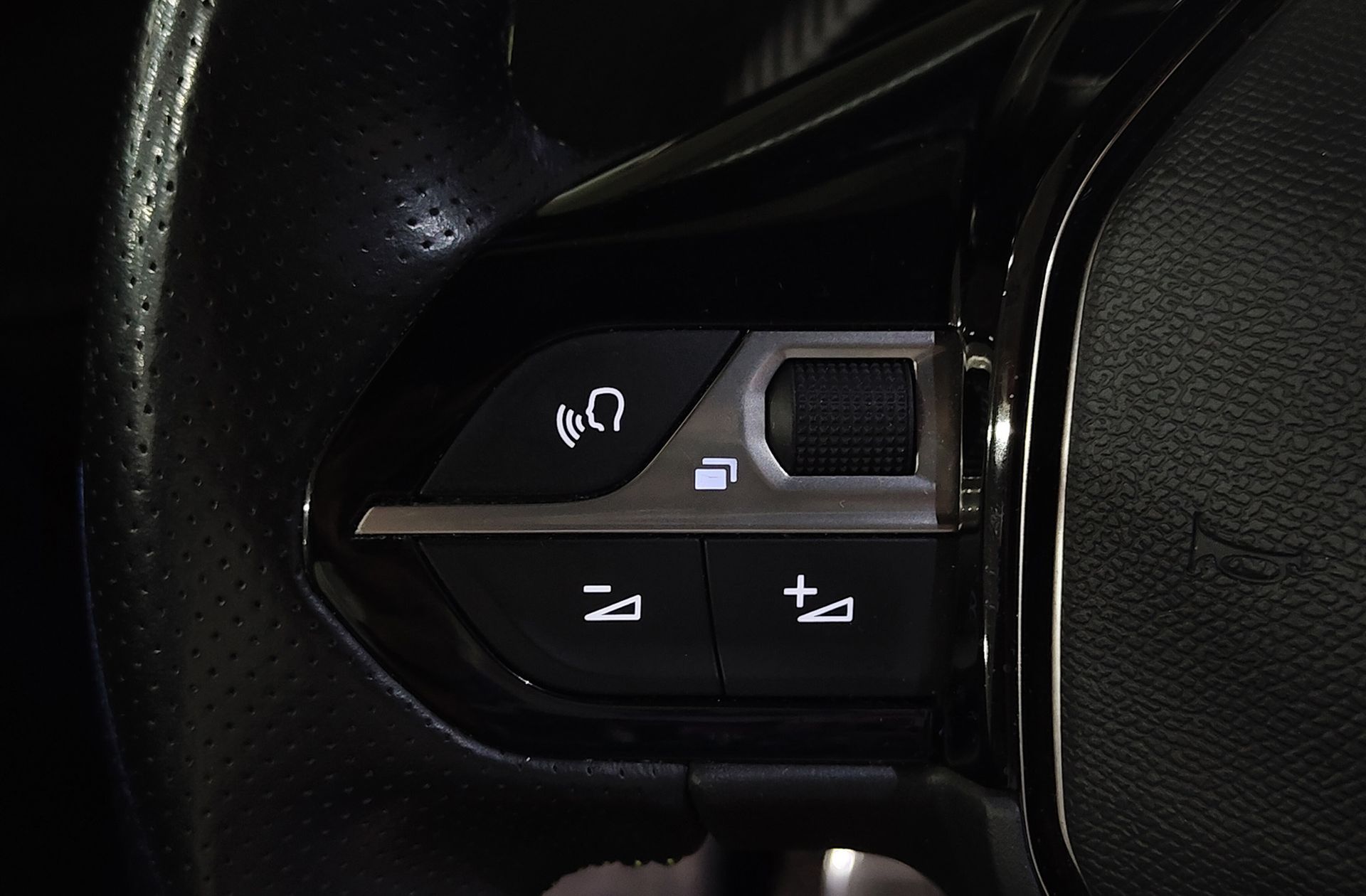 Peugeot 2008 PureTech 130 GT - foto 27