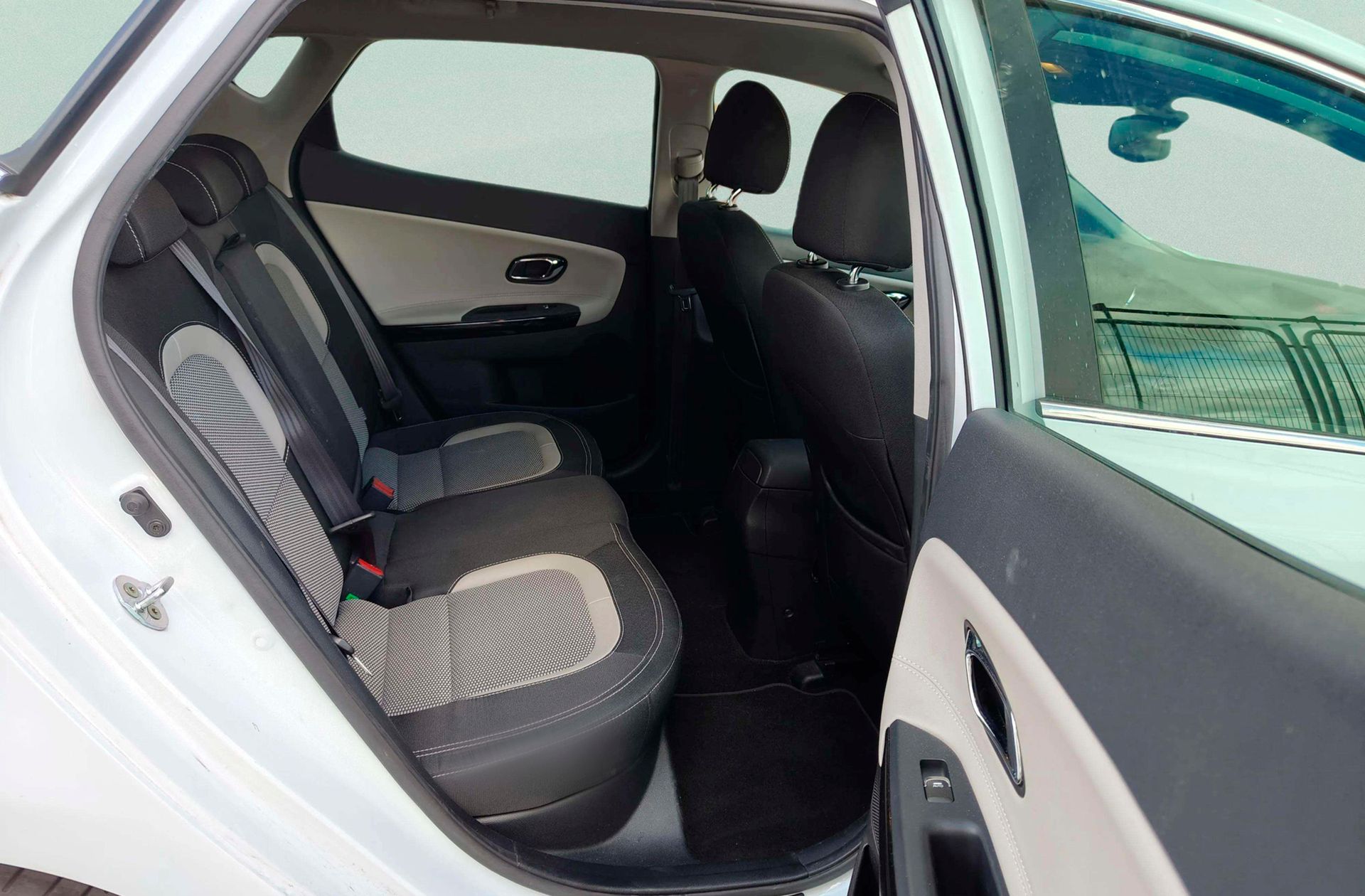 Kia Ceed 1.0 T-GDi Eco-Dynamics Tech - foto 15