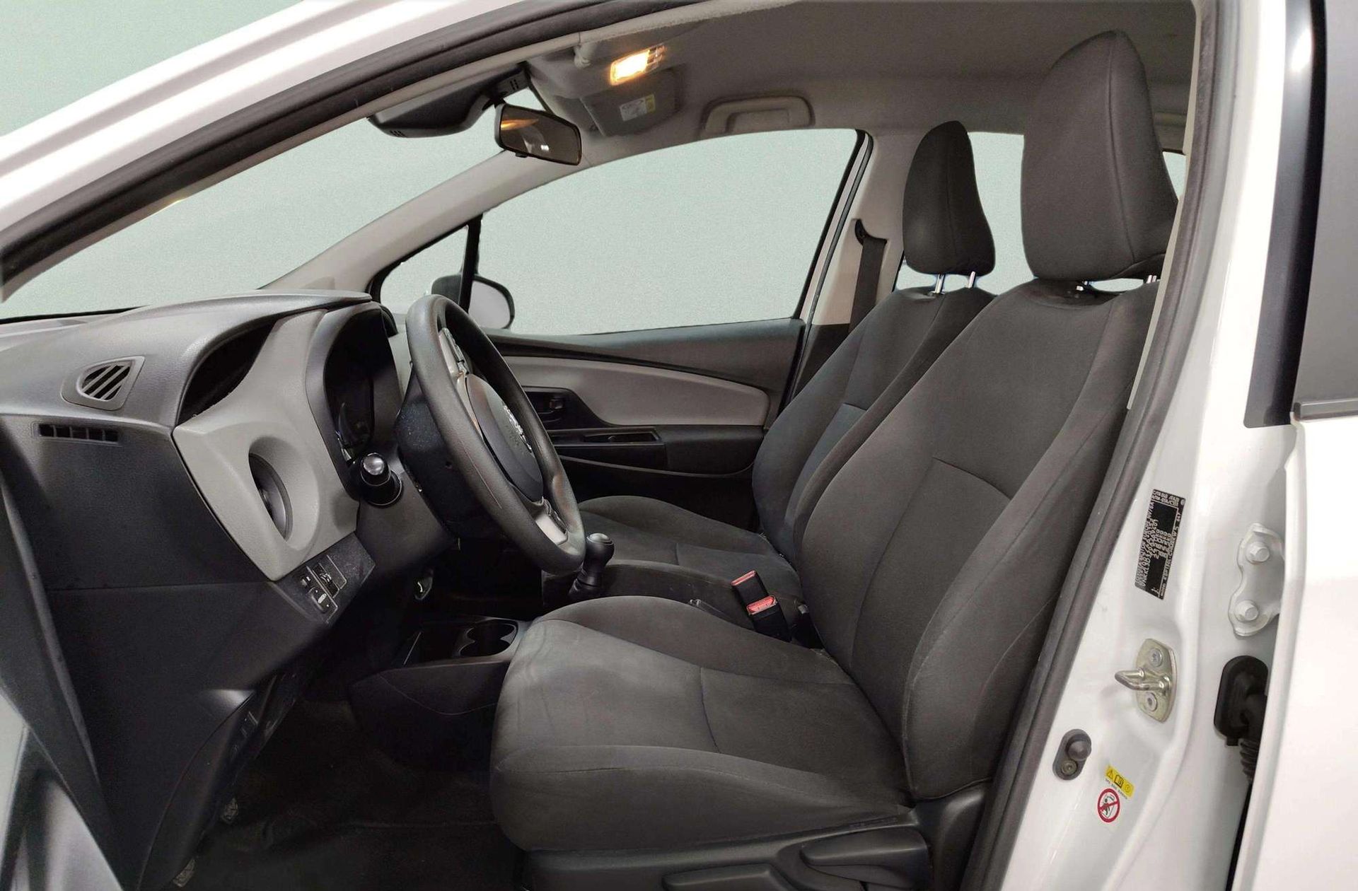 Toyota Yaris 1.0 City - foto 9