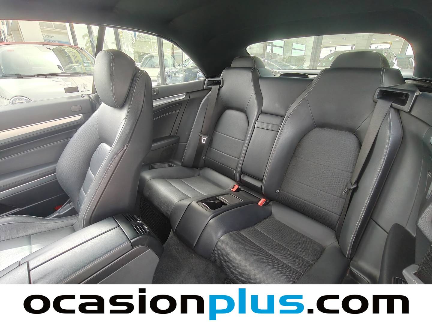 Foto asientos traseros Mercedes Clase E Mercedes Clase E E 200 Cabrio (184 CV)