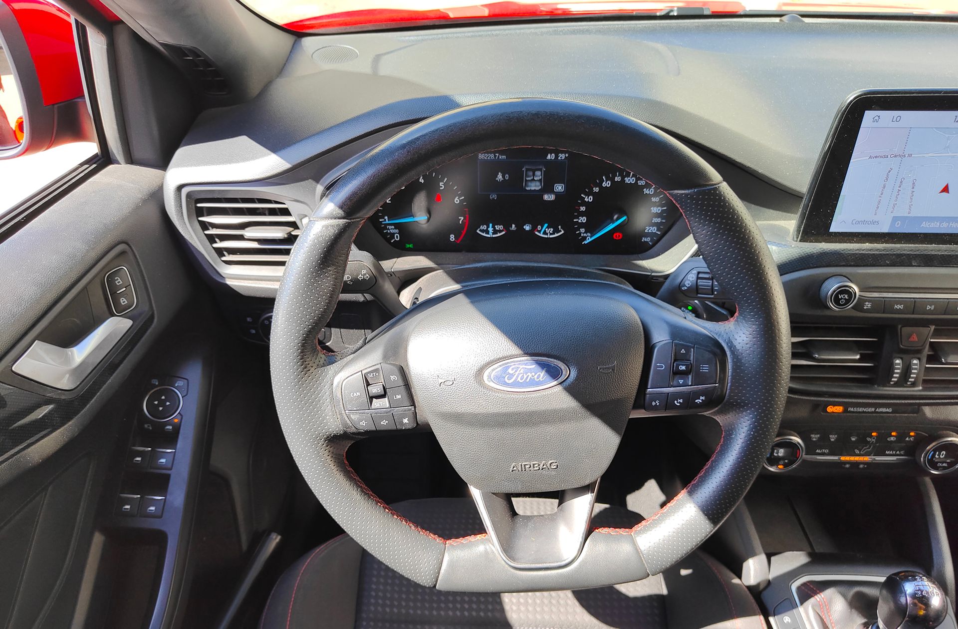 Ford Focus 1.0 EcoBoost ST-Line - foto 25