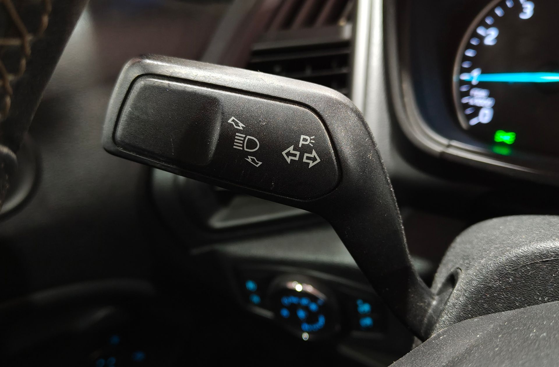 Ford EcoSport 1.0 EcoBoost ST Line Black Edition - foto 27