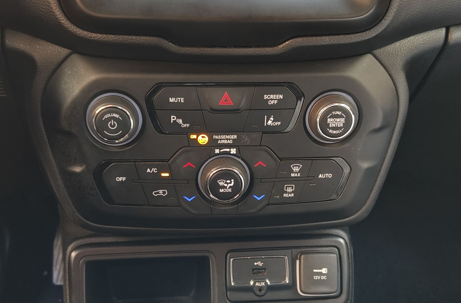 Jeep Renegade eHybrid 1.5 Limited ATX - foto 26