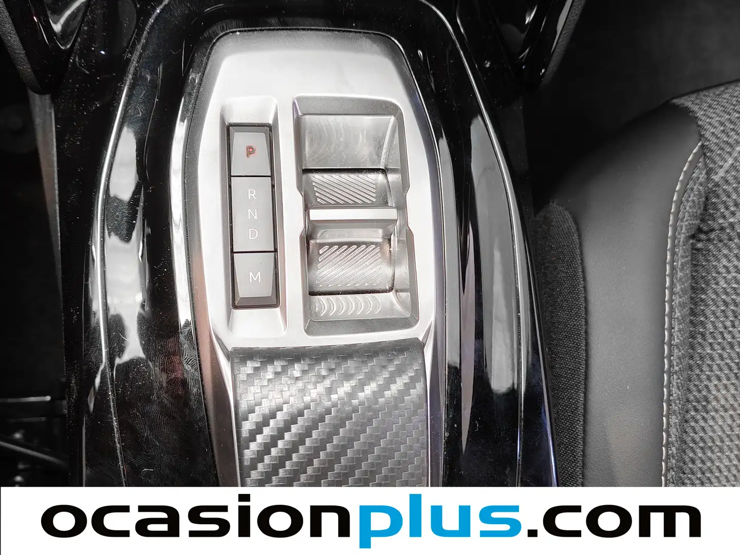 Foto Peugeot 2008 Peugeot 2008 Allure Hybrid eDCS6 (145 CV)