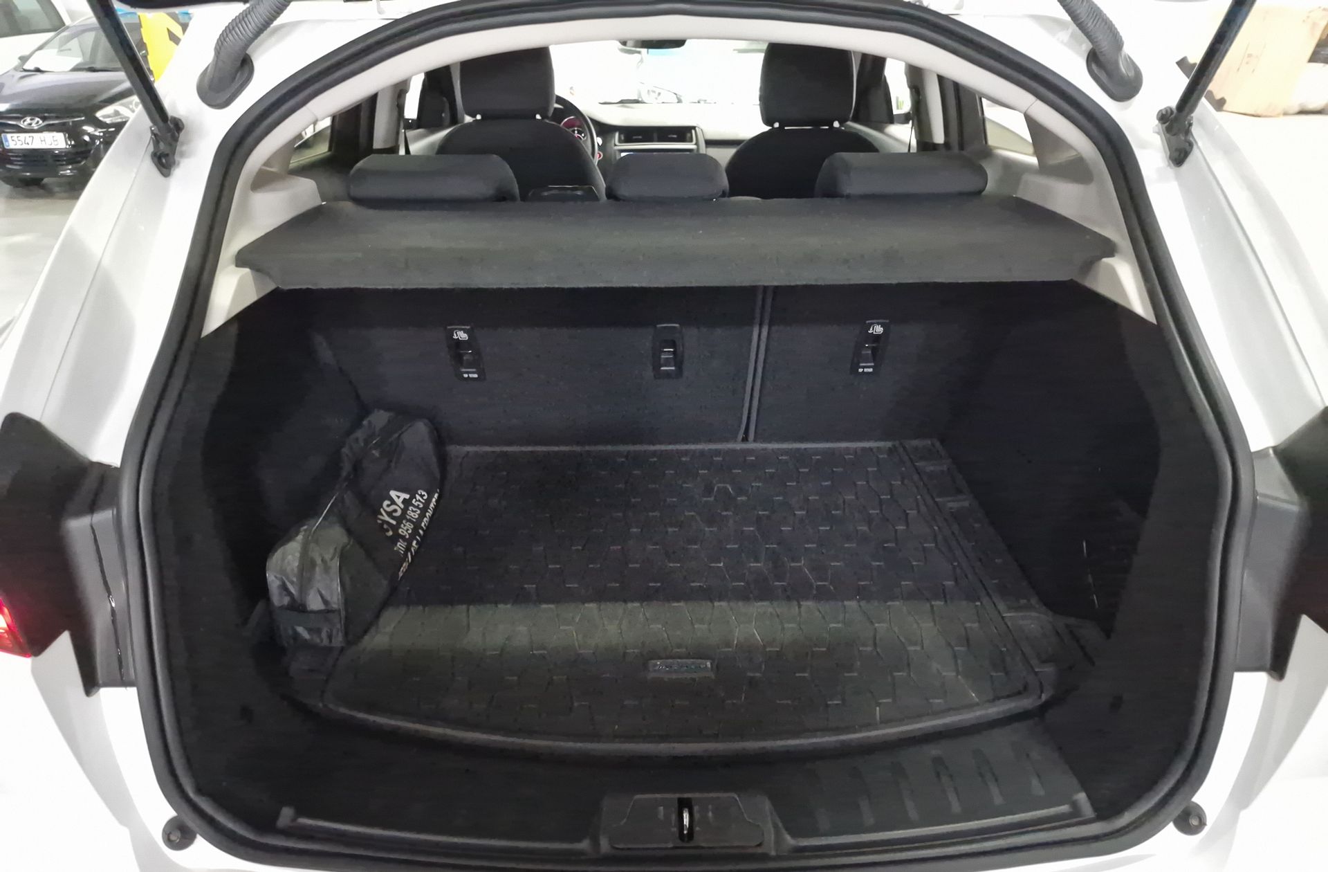 Jaguar E-Pace 2.0D 4WD - foto 18