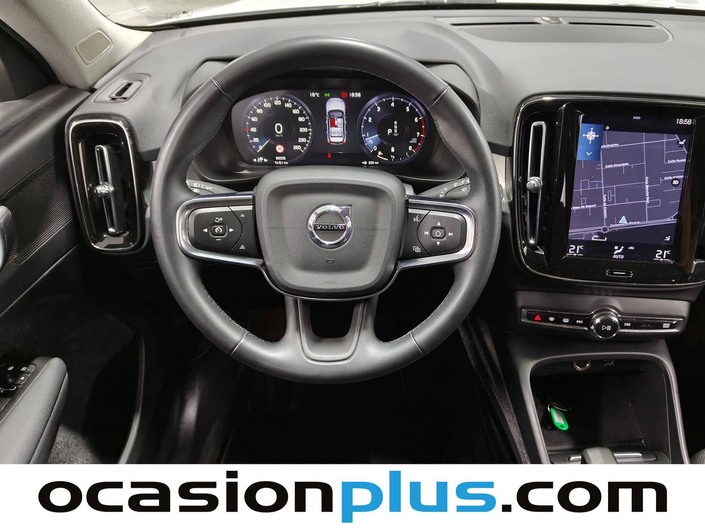 Volvo XC40 Volvo XC40 B3 G Momentum Pro Auto (163 CV) de segunda mano