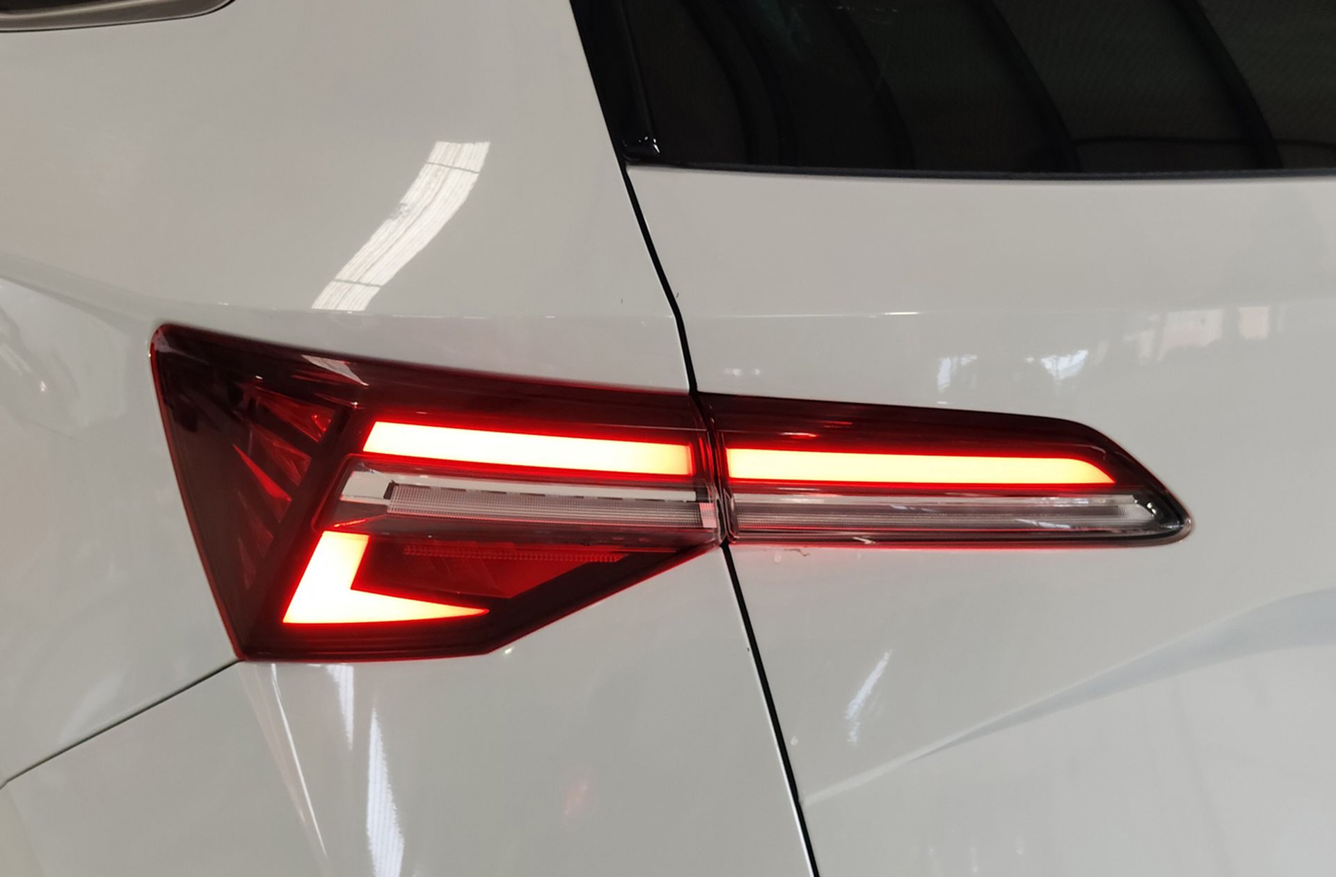 Škoda Karoq 2.0 TDI Selection - foto 16