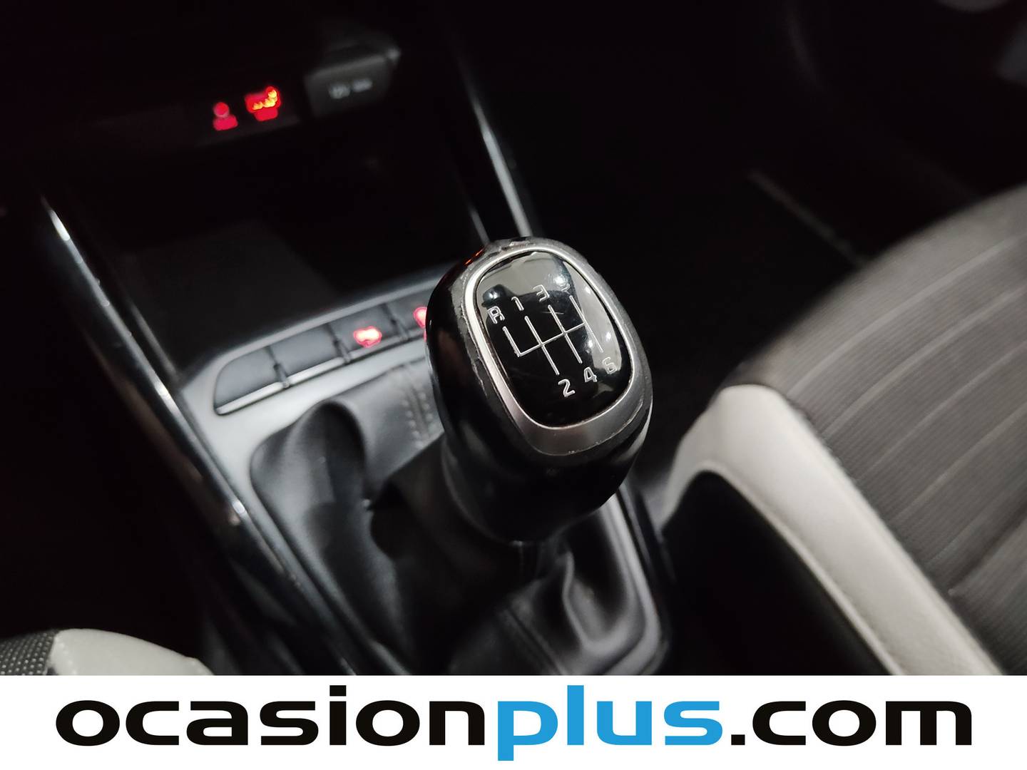 Foto KIA STONIC Kia STONIC 1.4 T-GDi Tech (100 CV)