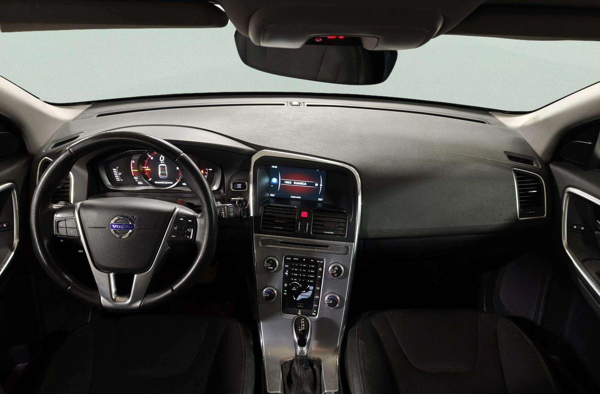 Volvo XC60 D4 Momentum - foto 6