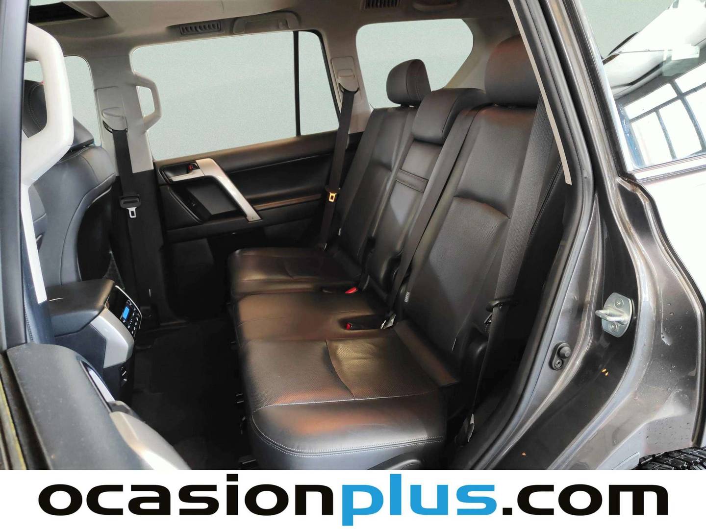 Foto asientos traseros Toyota Land Cruiser Toyota Land Cruiser 2.8 D-4D VXL Aut. (177 CV) 7 Plazas