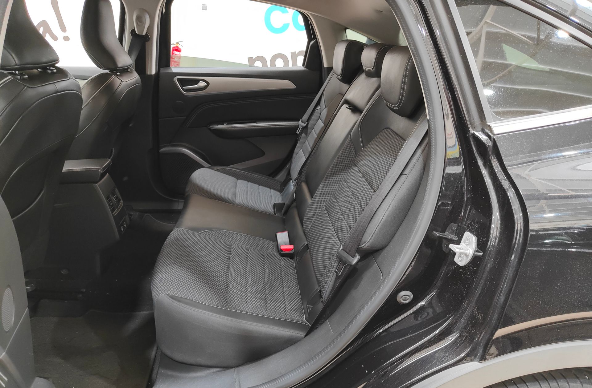 Renault Arkana Zen TCe 140 Mild Hybrid EDC - foto 12