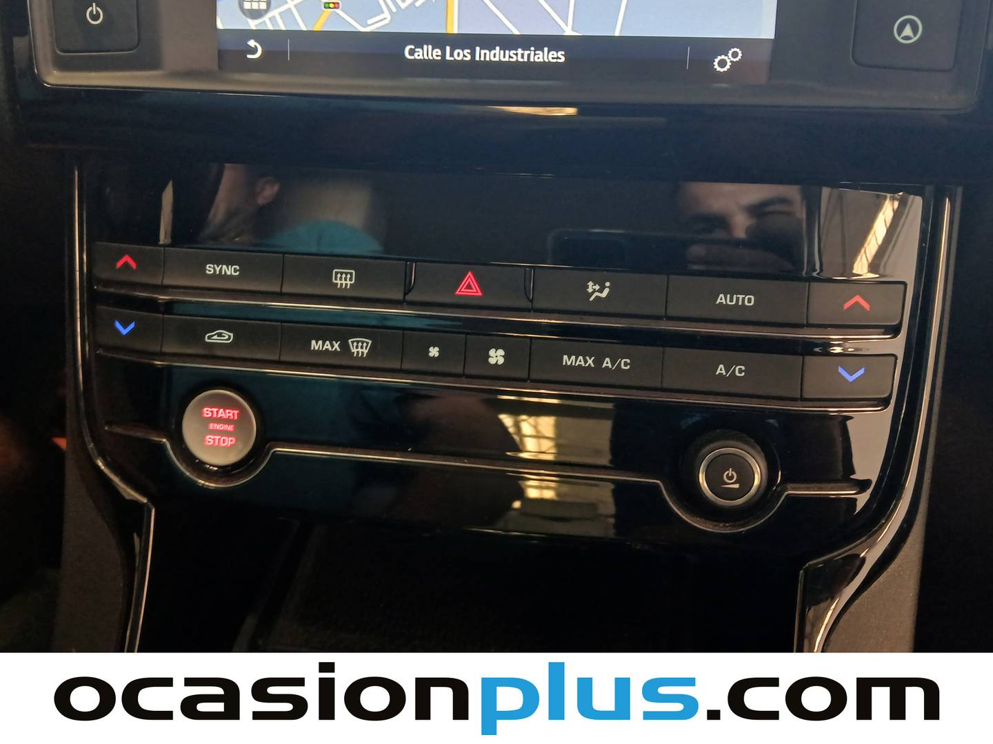 Foto Jaguar XE Jaguar XE 2.0 Diesel Pure RWD Auto (180 CV)