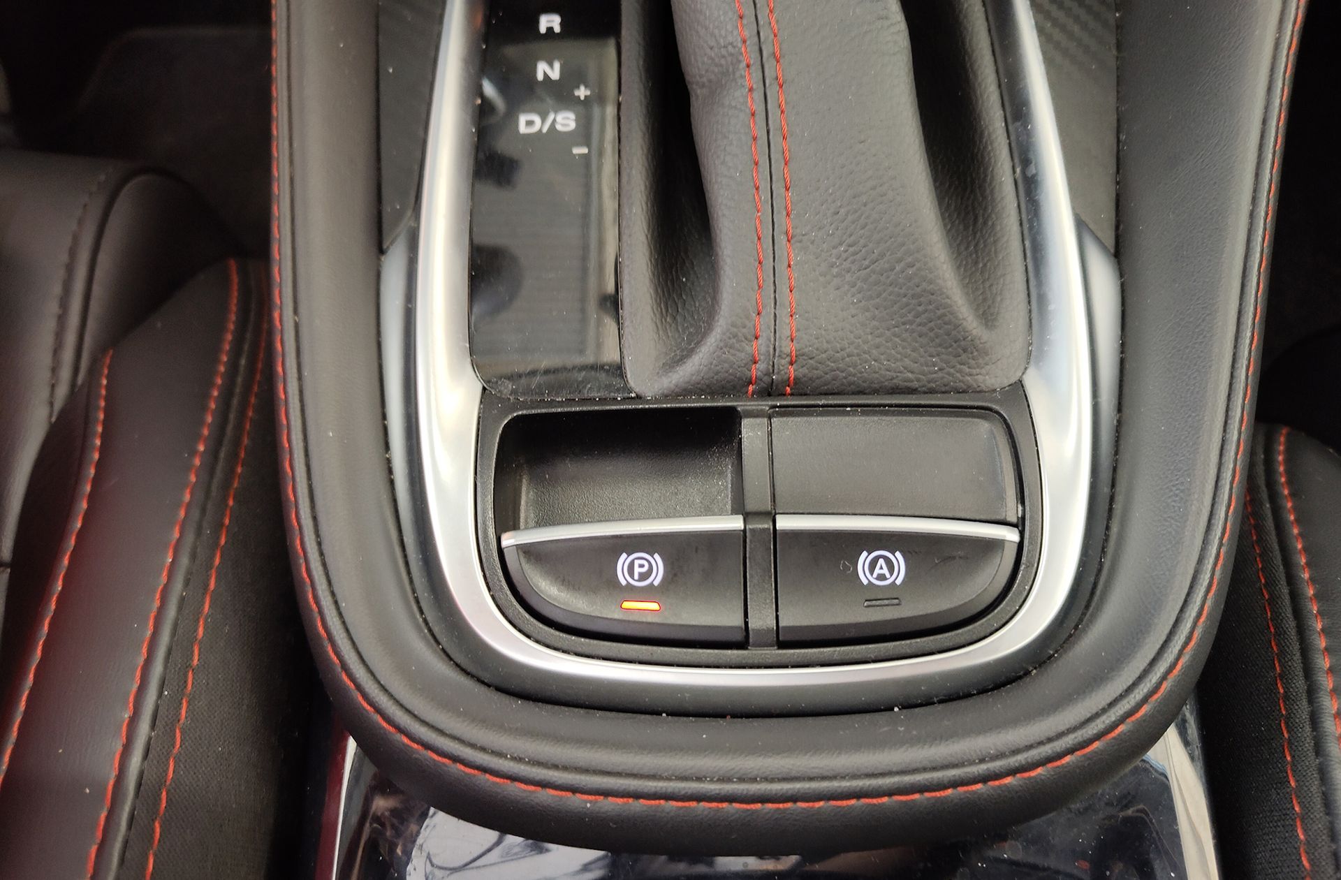 MG ZS 1.0T Luxury - foto 37